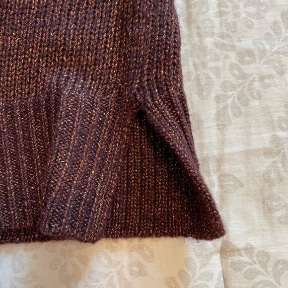 Loft NWT Women's Metallic V-Neck Sweater, size Medium - Picture 4 of 7